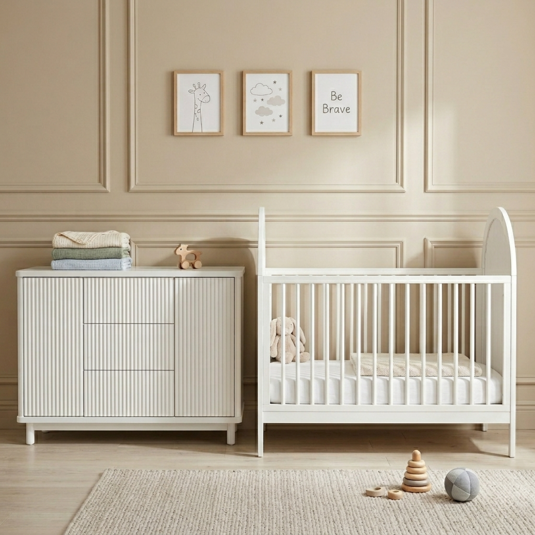 Loom Natural Pine Adjustable Baby Cot in White